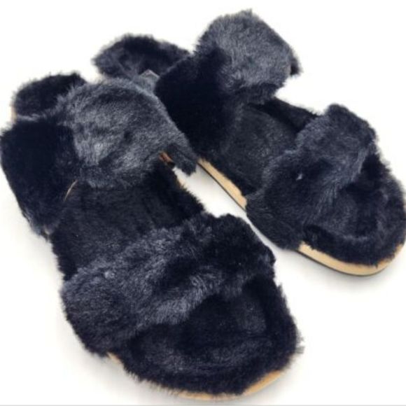 Jack Roger's Lauren Cozy Slippers - Picture 2 of 8